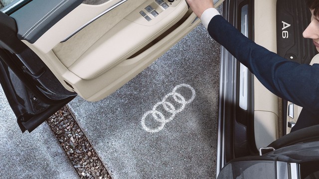 Audi Original Zubehör > Sport & Design > LED Einstiegsleuchten